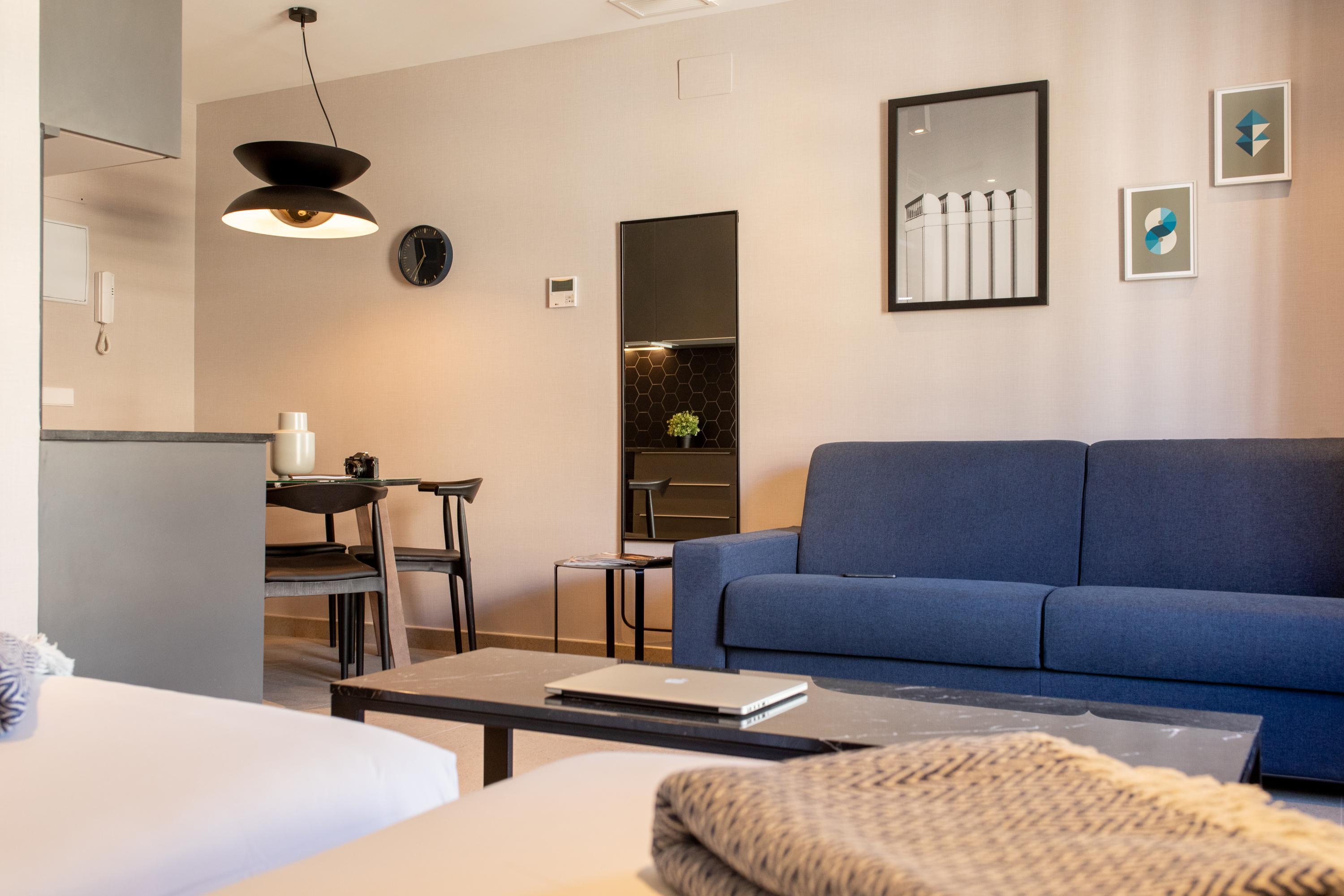 Ramirez Flats 4* Valence